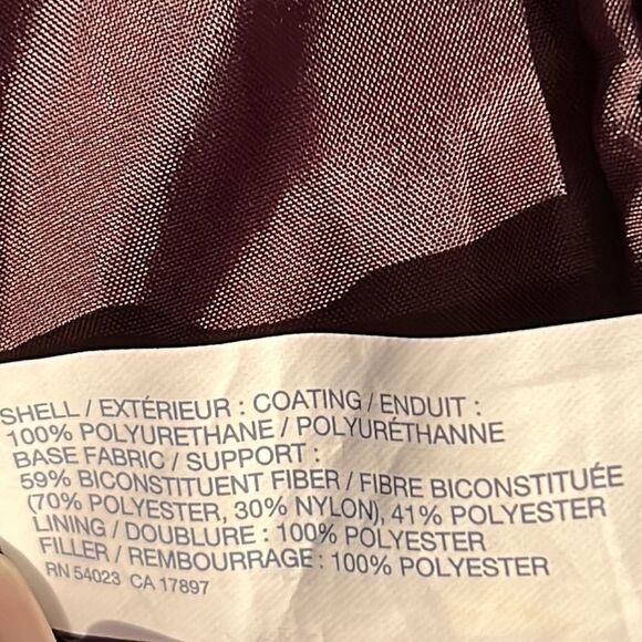 Classic Burgundy Puffer Vest from Gap - Size Medium - Picture 10 of 11